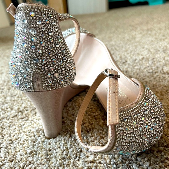 Wedding/ event wedges - Picture 1 of 3